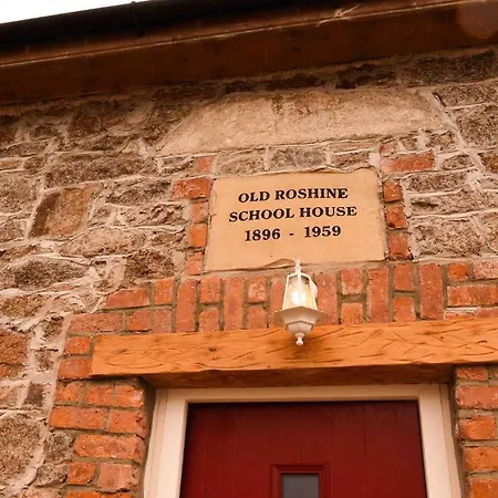 The Old Roshine School House 펜션 *